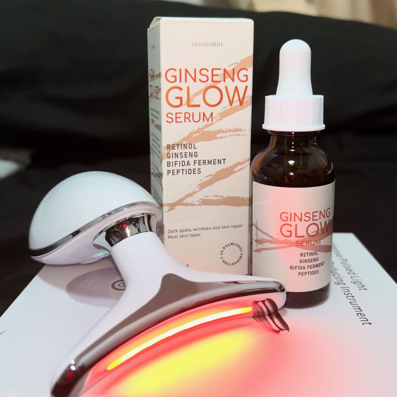 UNNIE SKIN EMS Red Light LED Therapy Face Lifter - Lift your face & neck sagging skin!